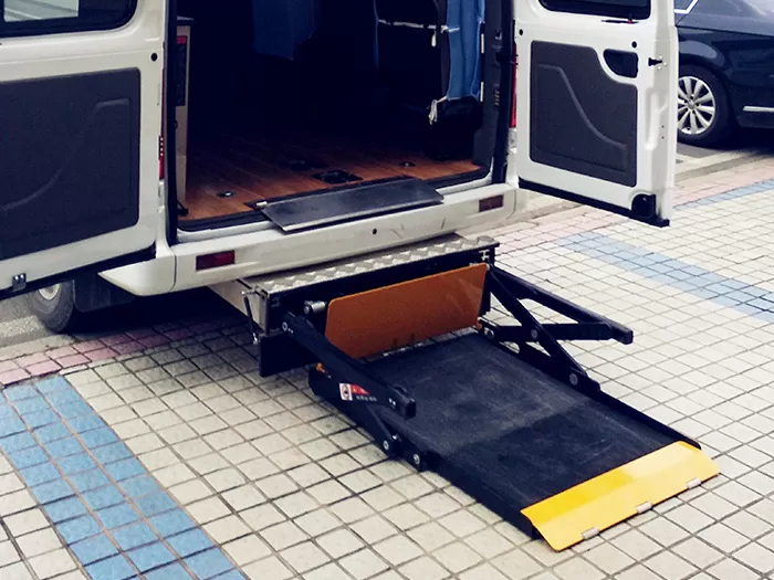 Caractéristiques de l'ascenseur pour fauteuil roulant Xinder-Tech Van
