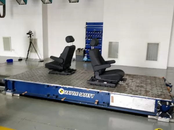 sout-programmable-swivel-seat-passed-eu-r17-impact-test-5.jpg