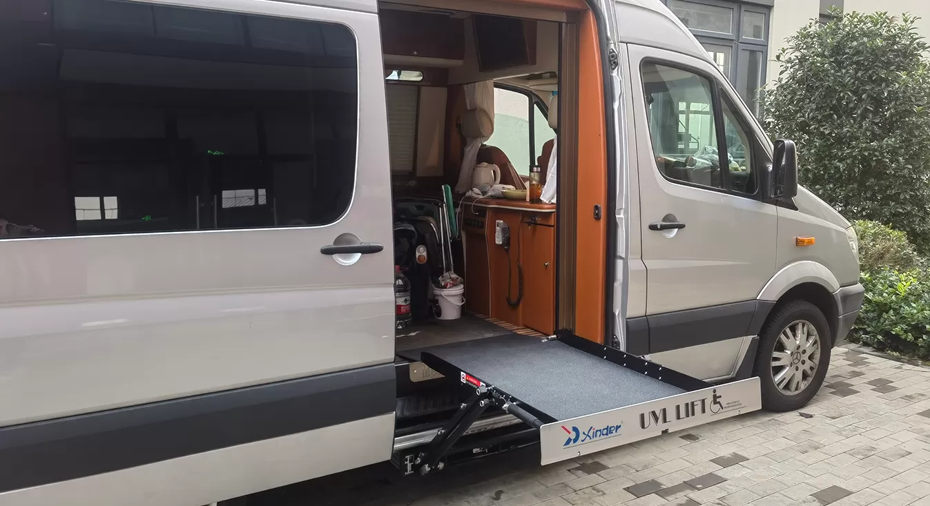 Étuis d'ascenseur de fauteuil roulant