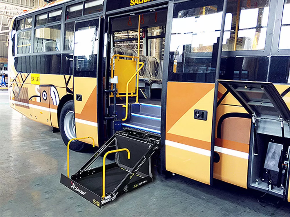 Lancement d'un ascenseur en fauteuil roulant pour bus UVL-PA Xinder-Tech